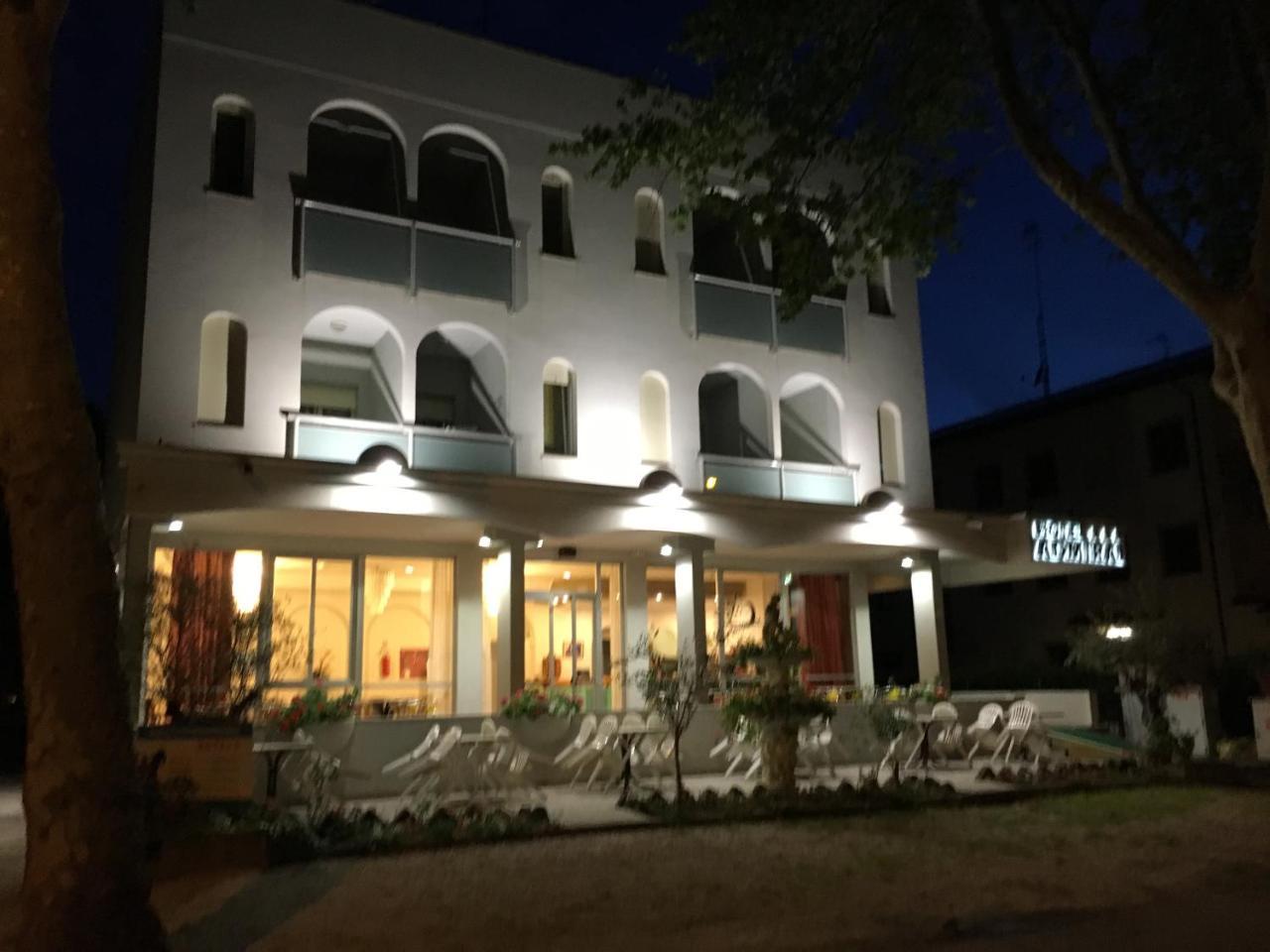 צ'סנטיקו Hotel Admiral מראה חיצוני תמונה