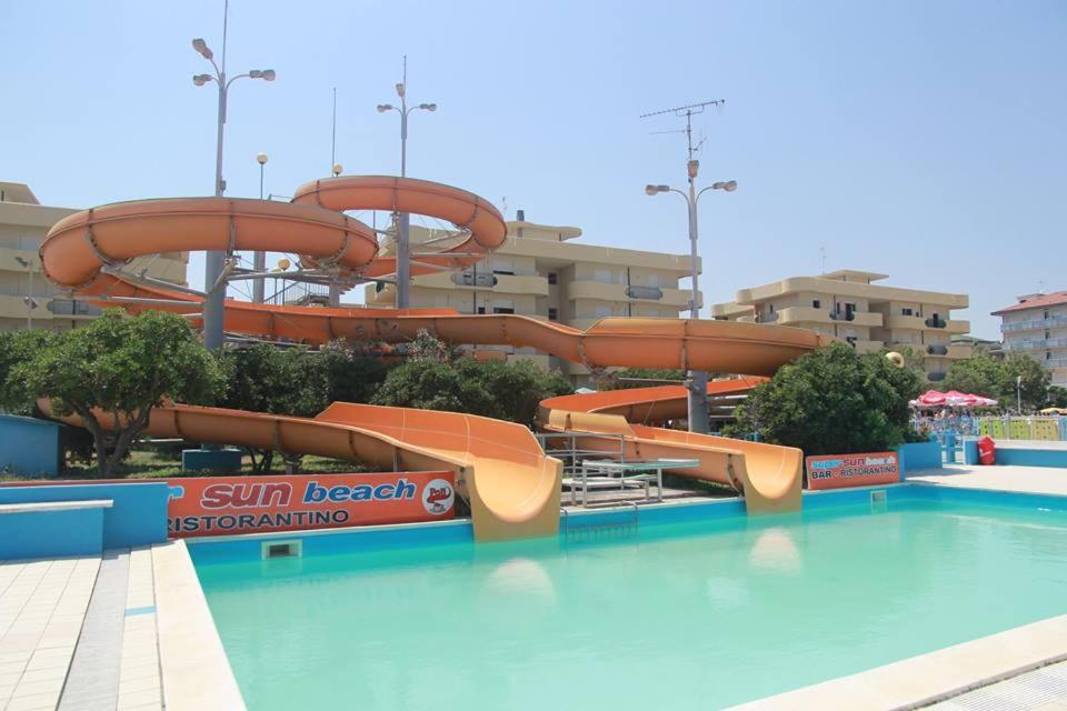 צ'סנטיקו Hotel Admiral מראה חיצוני תמונה