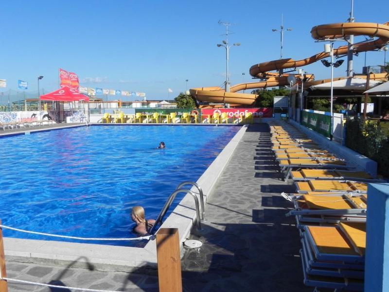צ'סנטיקו Hotel Admiral מראה חיצוני תמונה